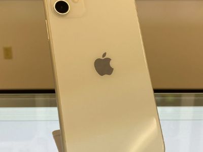 Apple iPhone 11 64GB UNLOCKED