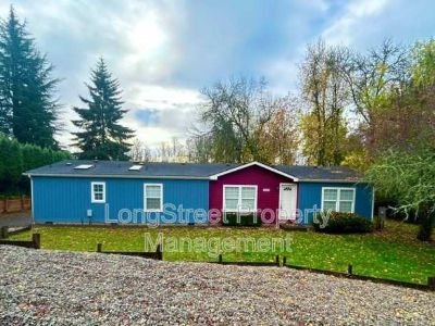 3 Bedroom 2BA 1676 ft Pet-Friendly Apartment For Rent in Albany, OR