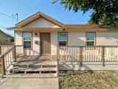 2 Bedroom 1BA 816 ft² House For Rent in Corpus Christi, TX 3526 Cottonwood St