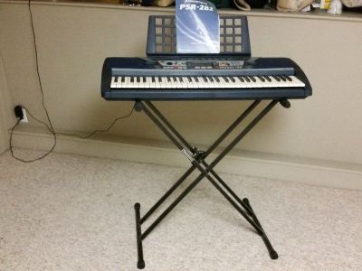 Yamaha Portable Keyboard PSR-282 - $150