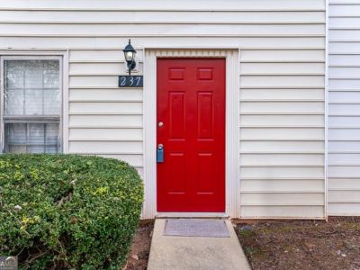 2 Bedroom 3BA 1620 ft Townhouse For Sale in ROSWELL, GA