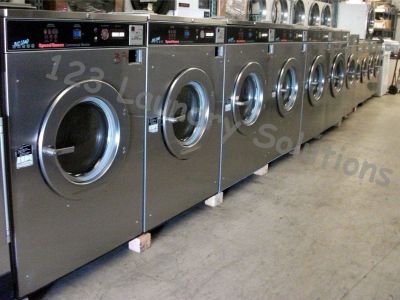 Heavy Duty Speed Queen Front Load Washer 50Lb 208-240V 60Hz 3Ph SC50MD2 Used