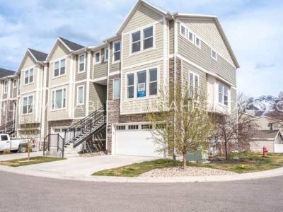 3 Bedroom 4BA 2300 ft Apartment For Rent in Draper, UT