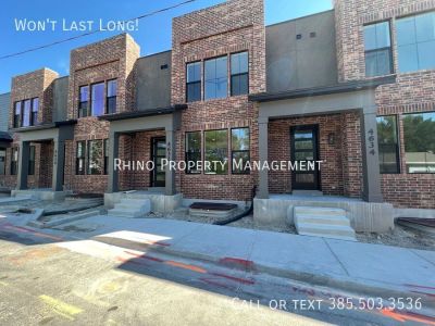 3 Bedroom 3BA 1900 ft Pet-Friendly Apartment For Rent in Holladay, UT