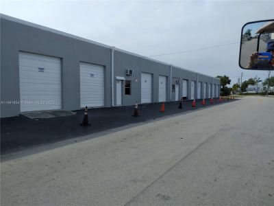 Commercial Property For Rent in Oakland Park, FL