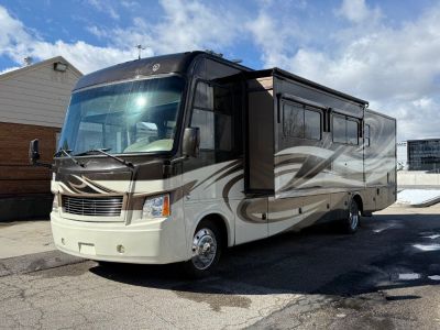 2013 Thor Motor Coach Challenger 37DT with 3 Slides