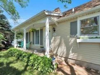 THIS MOVE-IN READY HOME FEATURES AN AMAZING NEW KITCHEN