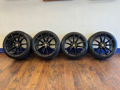 Porsche 911 (992) Carrera S Wheelset (Gloss Black) W/ Tires (New)