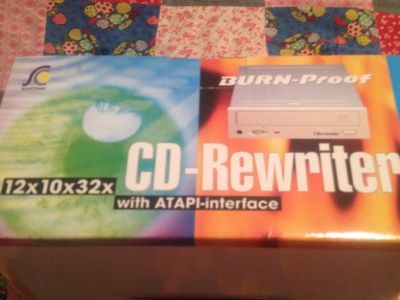 CD Read\Writer - 12X10X32 - NEW - $10 (Zion, IL)