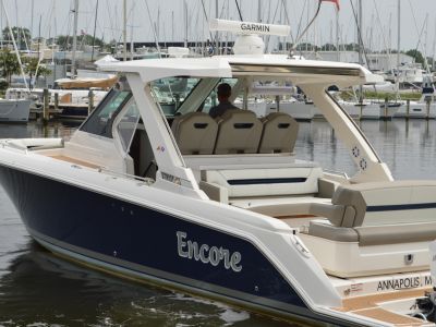 Tiara Yachts 34 LS 2023