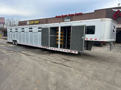 2009 Sterling Coach 11 Horse Trainer's Trailer Gooseneck Trailers Cuba, MO