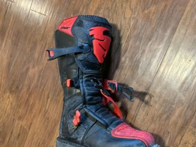 Thor dirtbike riding boots