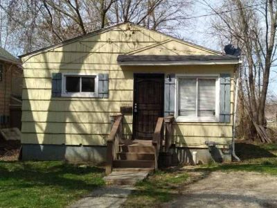 2 Bedroom 1BA 616 ft Pet-Friendly Apartment For Rent in Flint, MI