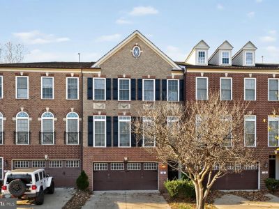 3 Bedroom 2BA 3096 ft Apartment For Rent in Gaithersburg, MD