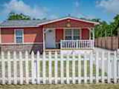 3 Bedroom 2BA 1498 ft² Pet-Friendly House For Rent in Aransas Pass, TX 1131 S 8th St