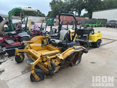 Hustler Super 104 Zero-Turn Lawn Mower (Inoperable)