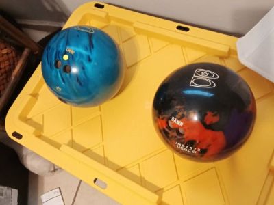 Used bowling balls in excellent condition.