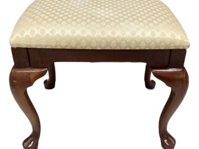 1980s Dixie Furniture Company Queen Anne Style Upholstered Mahogany Bench