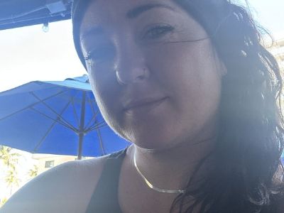 Female Seeking Room in Fort Lauderdale, FL