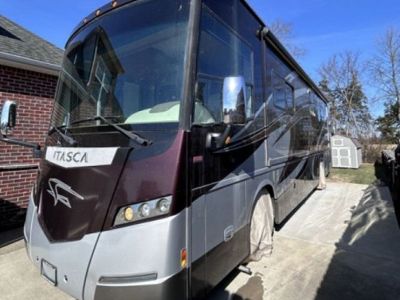 2013 Winnebago-Itasca Meridian 34B Diesel