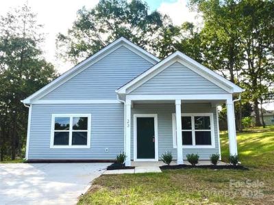 3 Bedroom 2BA 1315 ft Single Family Home For Sale in GRANITE FALLS, NC