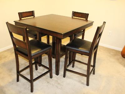 5 Piece Dining Room Set ***Like New***