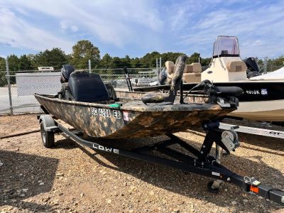 2022 Lowe Skorpion 17 - with trailer