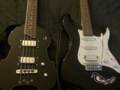 4 string ZZ Ryder Bass Guitar with Amp