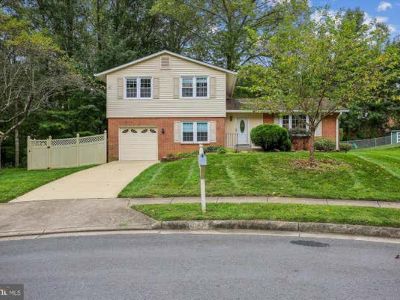 4 Bedroom 3BA 1599 ft Single Family Home For Sale in FAIRFAX, VA
