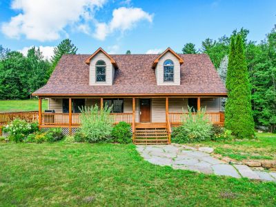 4 Bedroom 2BA Pet-Friendly Retreat Vacation Rental in The Barn on Bartman, Johnsburg, NY