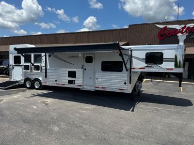 2026 Lakota Trailers Charger 8315RK Side Load Three Horse Gooseneck Trailers Cuba, MO