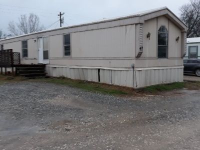 Spacious 3bed/2bath Mobile Home