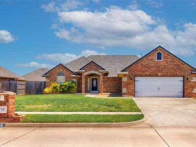 3 Bedroom 3BA 1759 ft Single Family Home For Sale in MUSTANG, OK