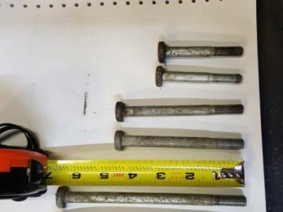 D head engine starter bolts