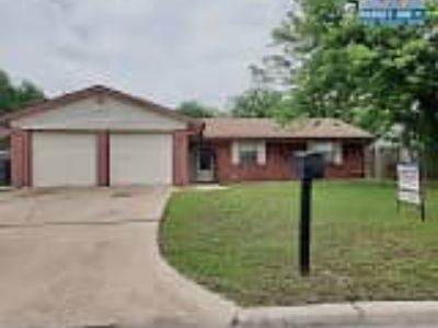 4 Bedroom 1BA 1450 ft² House For Rent in Lawton, OK 1711 NW 70th St unit N/A