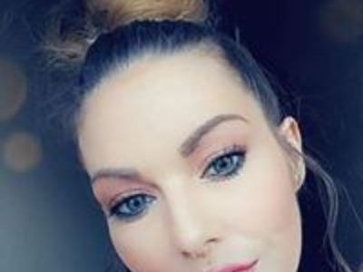 Female Seeking Room in Thousand Oaks, CA