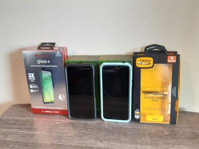 Two New Moto g7 cell phones