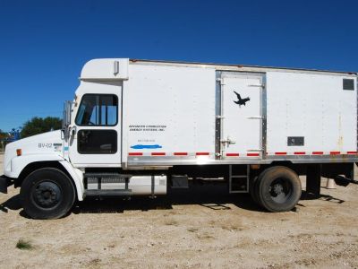2004 Freightliner FL70 Truck