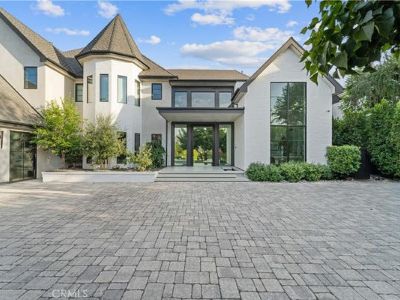 7 Bedroom 10BA 10181 ft Single Family Home For Sale in WOODLAND HILLS, CA