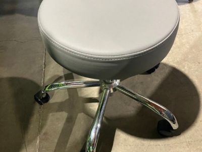 Lot of Medical Stools/Seating RTR# 3121754-02