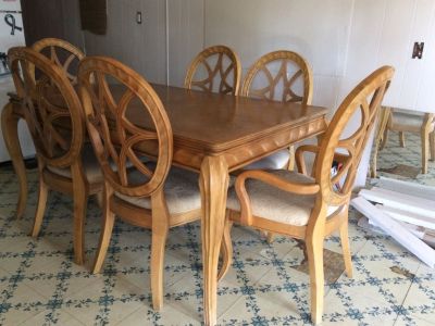 Dining table set
