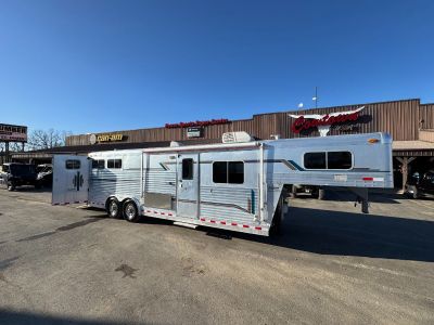 1998 4 Star 8213 2-Horse Trailer with Living Quarters Gooseneck Trailers Cuba, MO