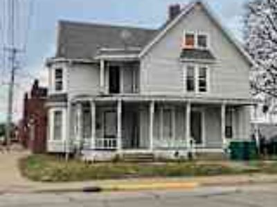 1 Bedroom 1BA 800 ft² Pet-Friendly Apartment For Rent in Macomb, IL 132 W Washington St