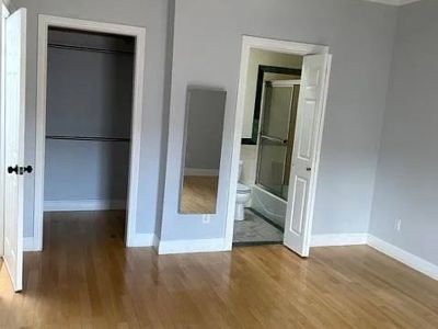 Unfurnished Room for Rent - Luxurious rooms for rent spacious 3 story house