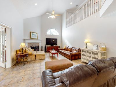 5 Bedroom 4.5BA Pet-Friendly House Vacation Rental in Papa's Place, St. Simons...