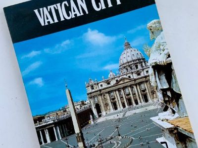 "Vatican City" by Francesco Roncalli (NEW Paperback)