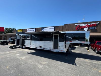 2026 Lakota Trailers 8415 Four-Horse Charger Side-Load Trailer Gooseneck Trailers Cuba, MO