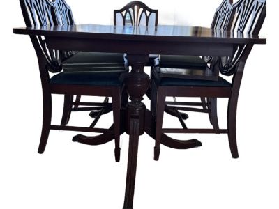 1940s Duncan Phyfe Georgian Style Mahogany Dining Table and Shield Back Chairs - Set of 7