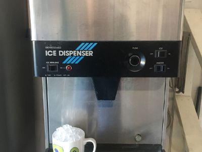 Hoshizaki crushed ice machine w/ ice and water dispenser