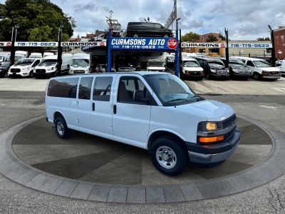 2025 Chevrolet Express Passenger RWD 3500 155" LT